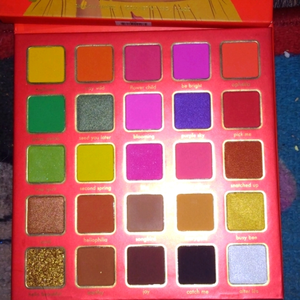 Kara beauty eyeshadow palette